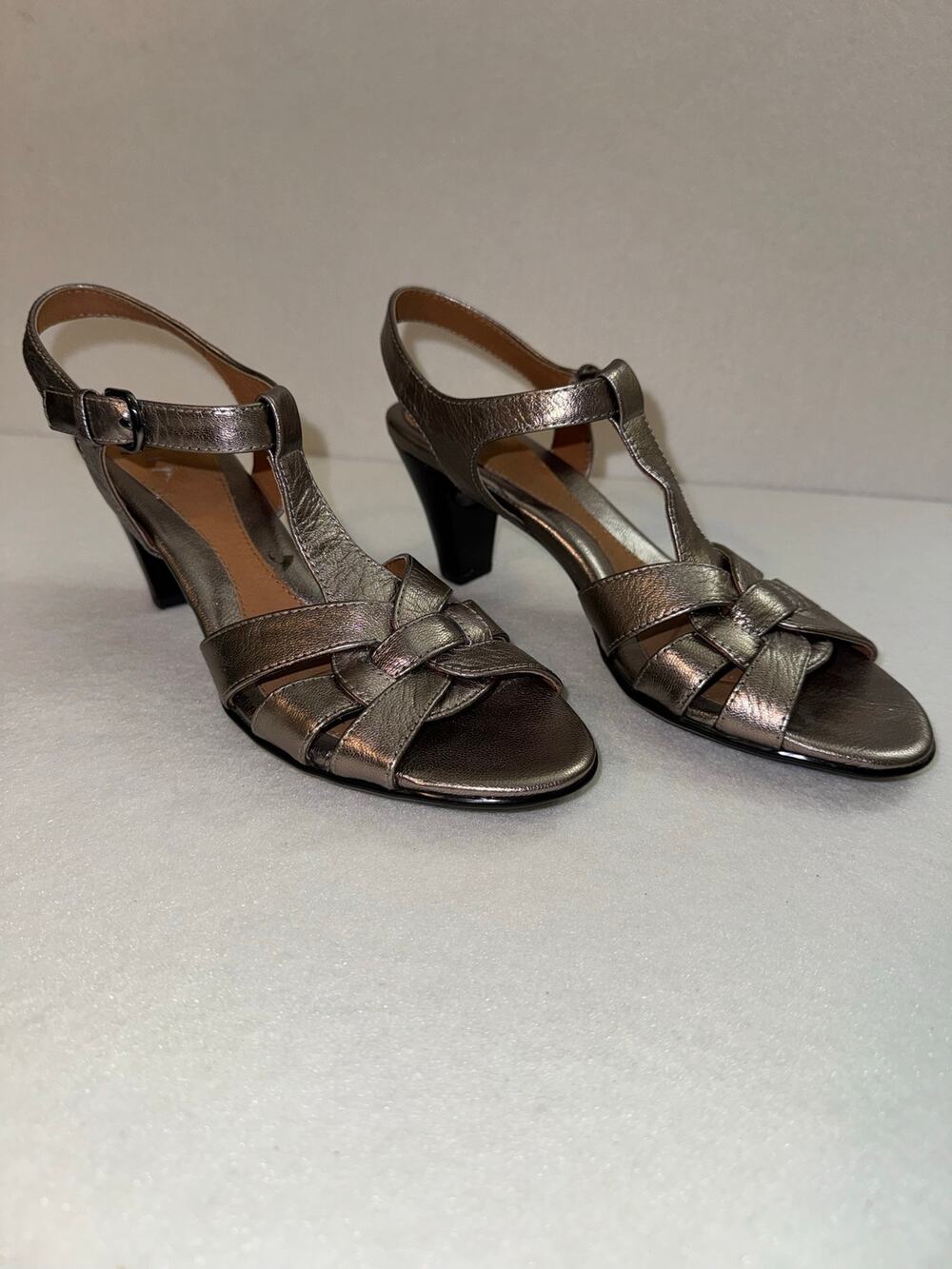 Sofft New Sabana Metallic Leather 3-inch Heels Sandal Open Toe T-Strap 8.5N